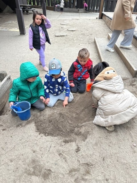 Outdoor play (James B., JT, Elliot, back of Yuxi